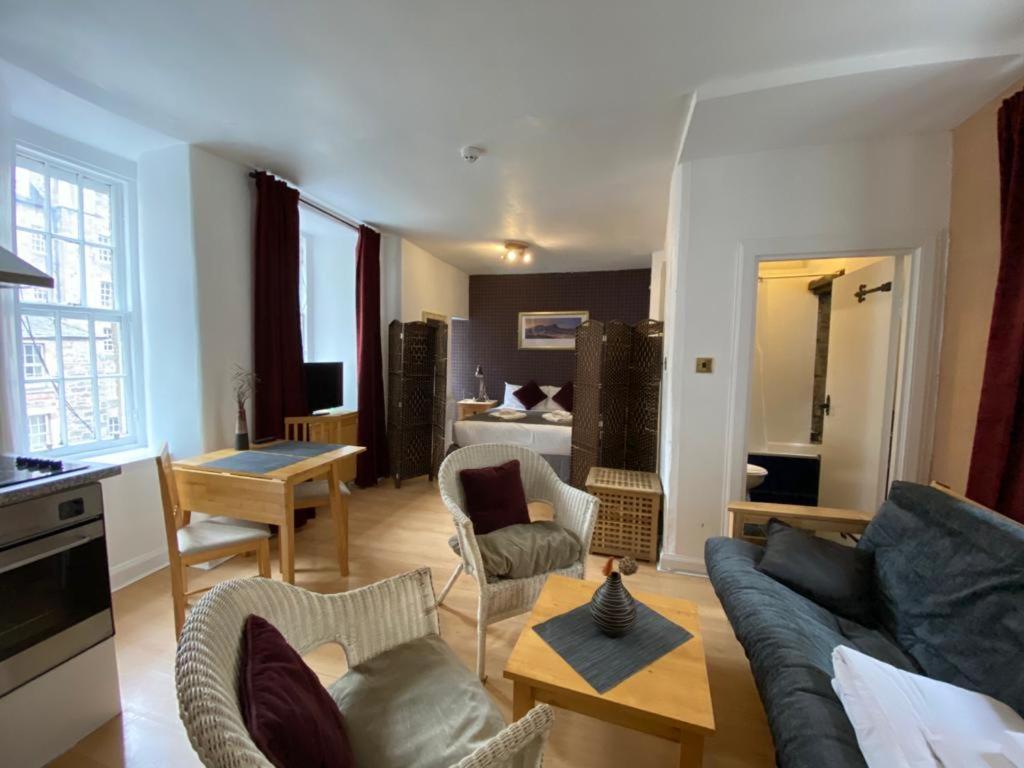 Royal Mile Suites By The Castle Εδιμβούργο Εξωτερικό φωτογραφία