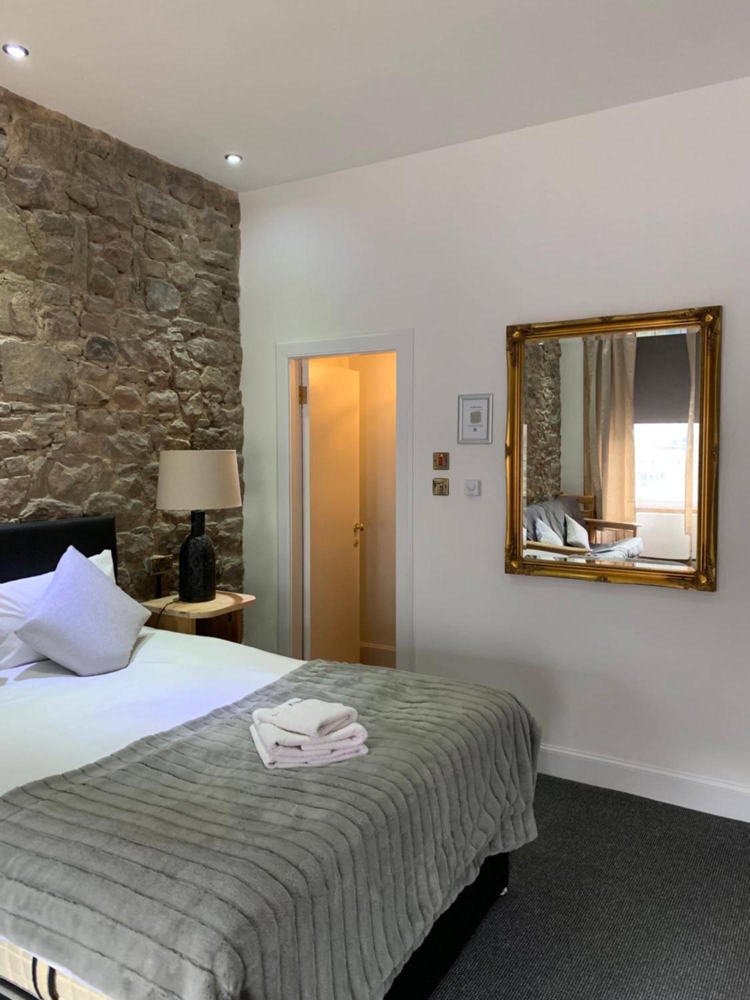 Royal Mile Suites By The Castle Εδιμβούργο Εξωτερικό φωτογραφία